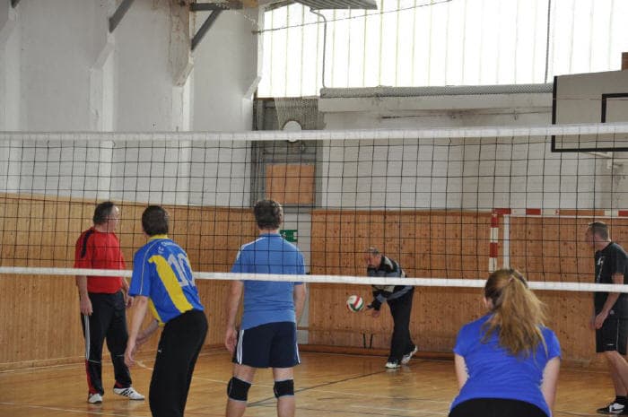 Volleyball in Turnhalle