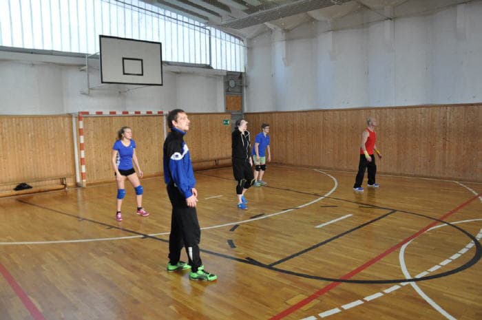 Volleyball in Turnhalle