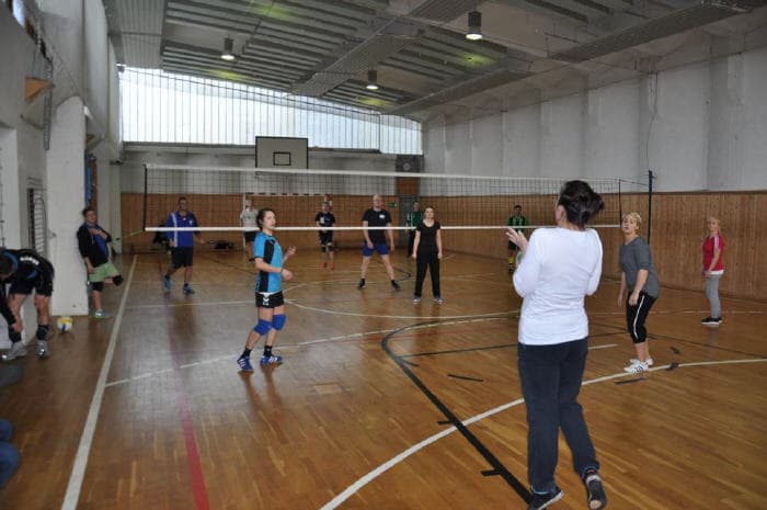 Volleyball in Turnhalle